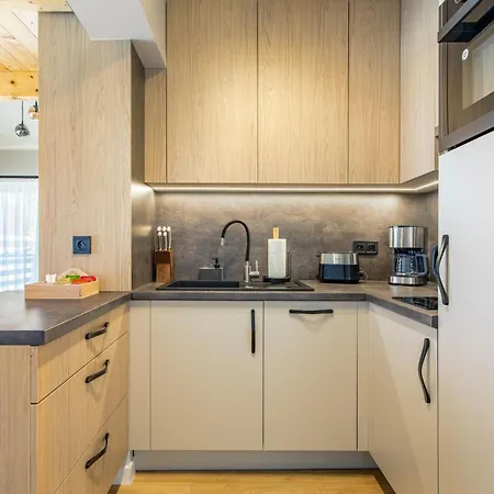 Apartment 20 Obroncow Pokoju 10a