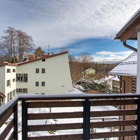 Apartment 20 Obroncow Pokoju 10a