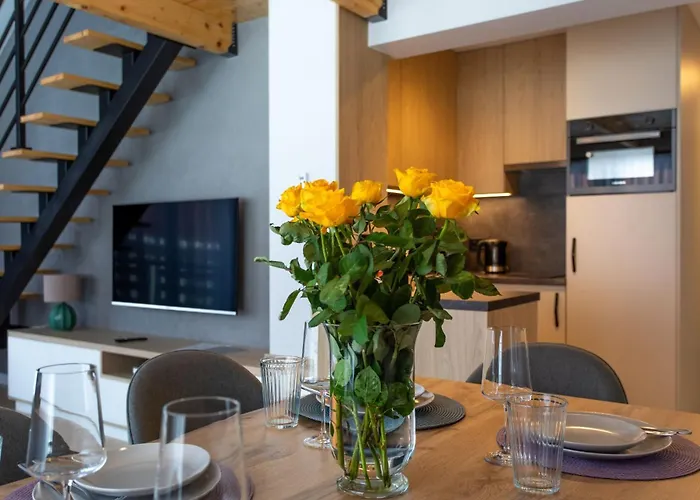 Obroncow Pokoju 20 Apartment