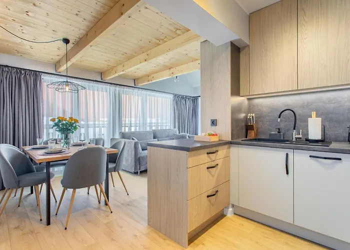 Obroncow Pokoju 20 Apartment *